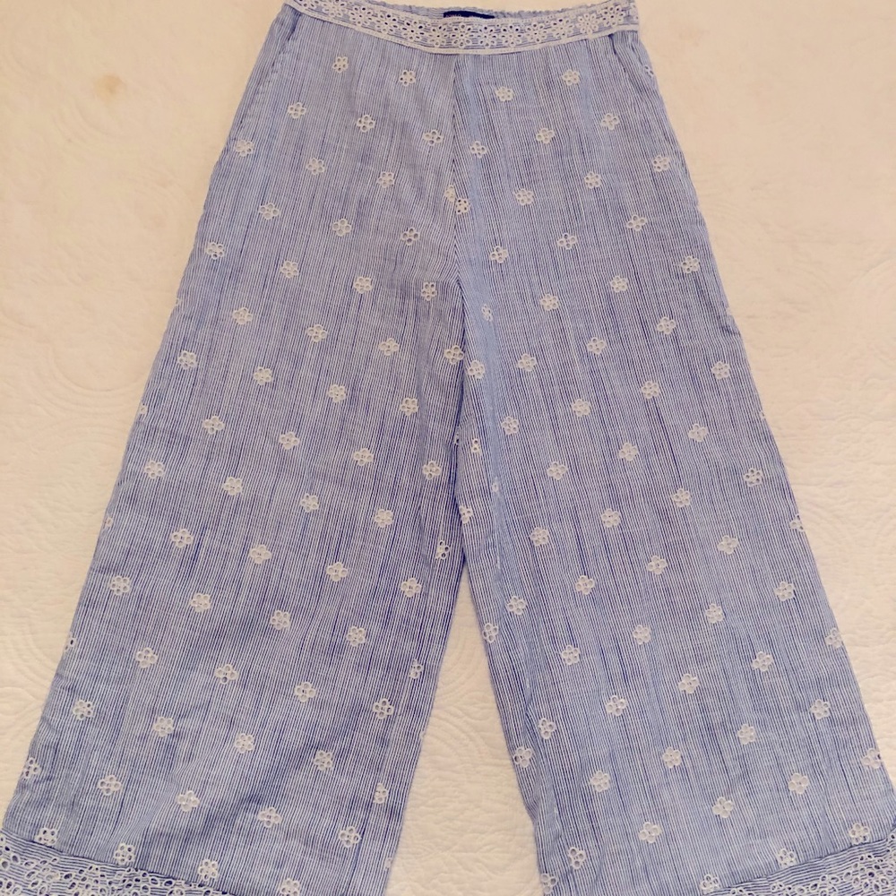 Women’s wide leg cropped pants small seersucker